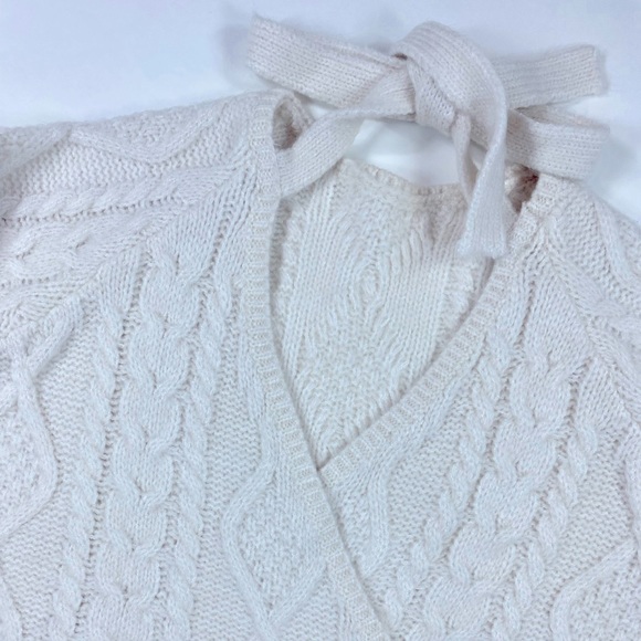 MANGO Sweater with slightly open back and a bow on the back. - Picture 7 of 7